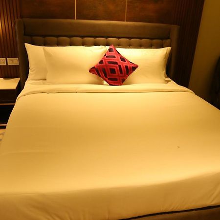 Dreamz Inn&Suites Zirakpur Kültér fotó