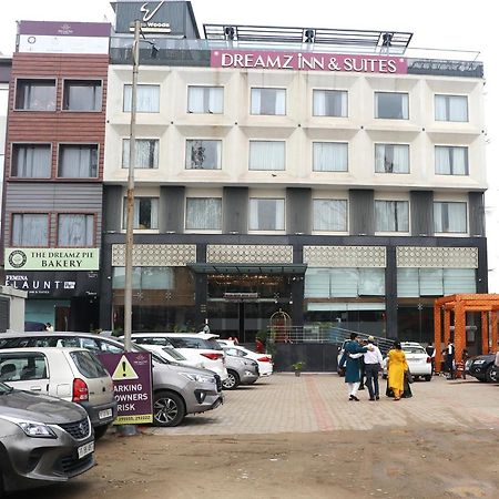 Dreamz Inn&Suites Zirakpur Kültér fotó