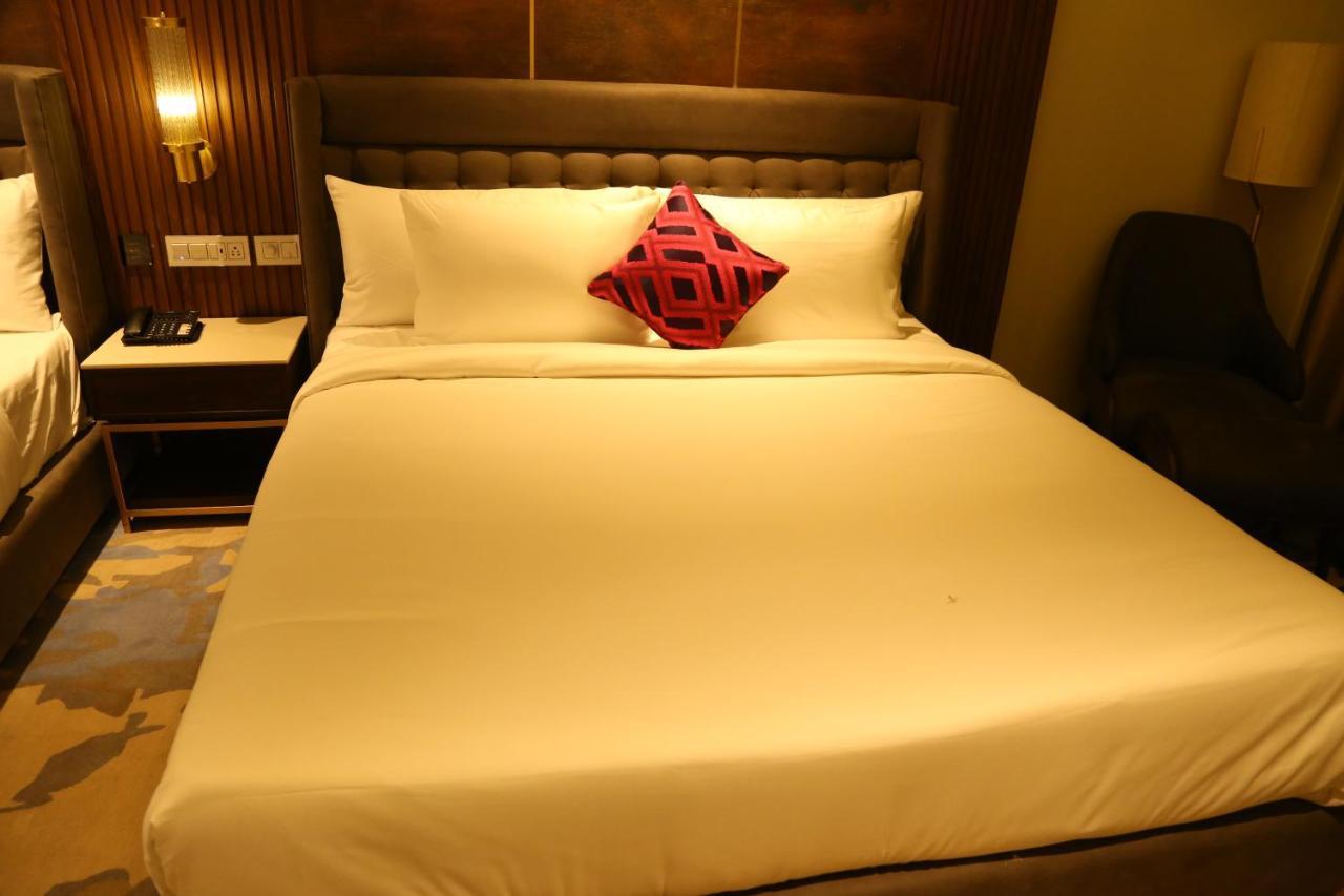 Dreamz Inn&Suites Zirakpur Kültér fotó