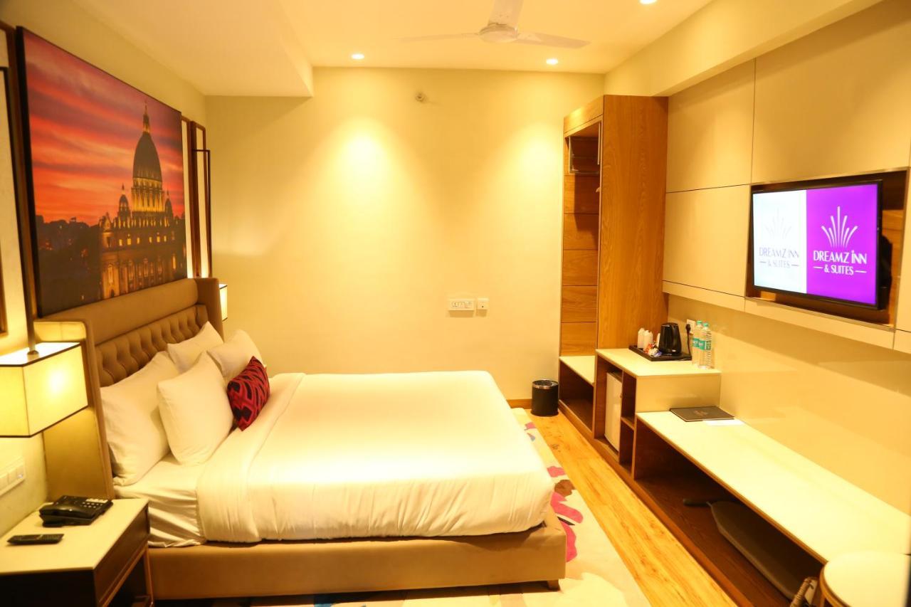Dreamz Inn&Suites Zirakpur Kültér fotó